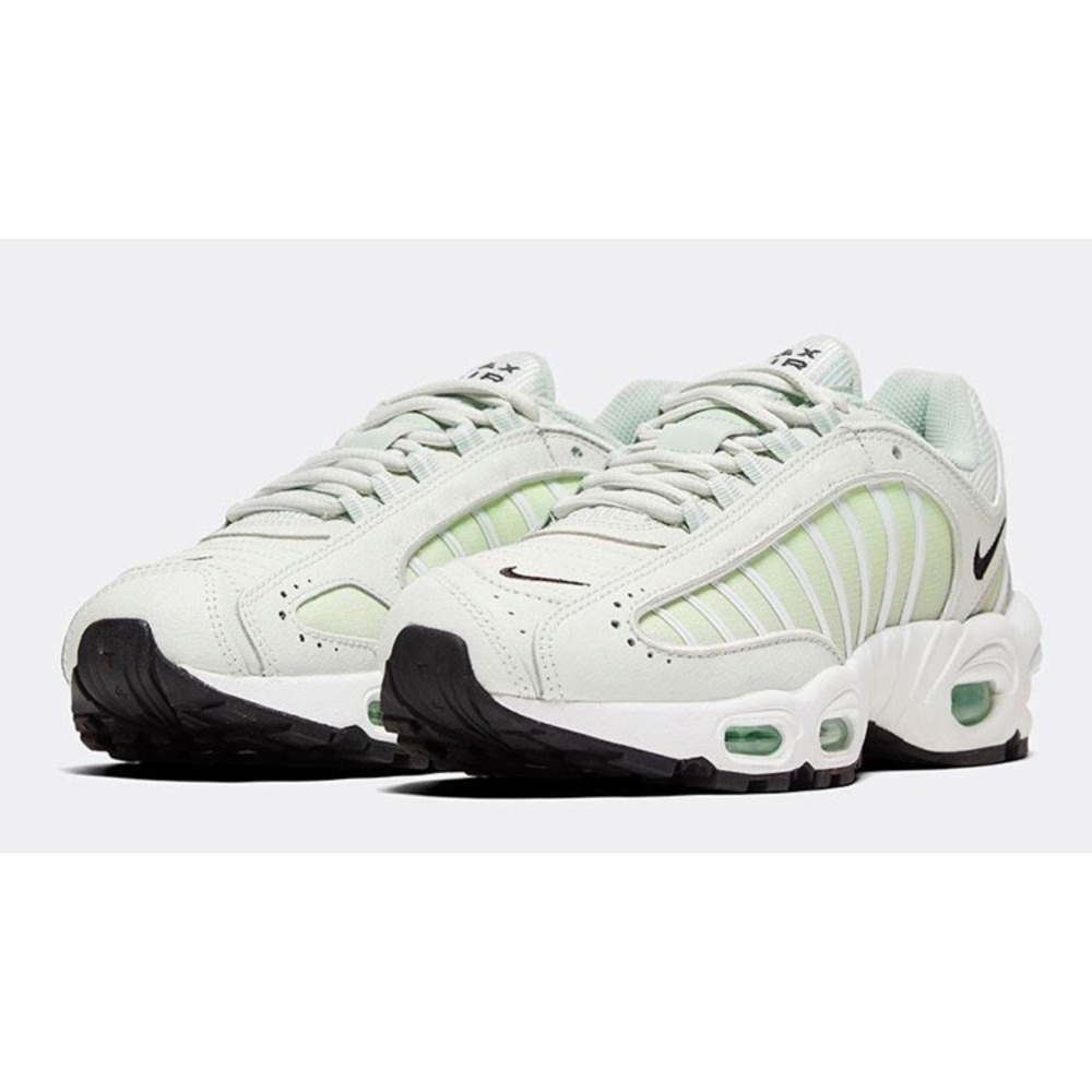 Pastel green Nike Air Max Tailwind 4 NIB